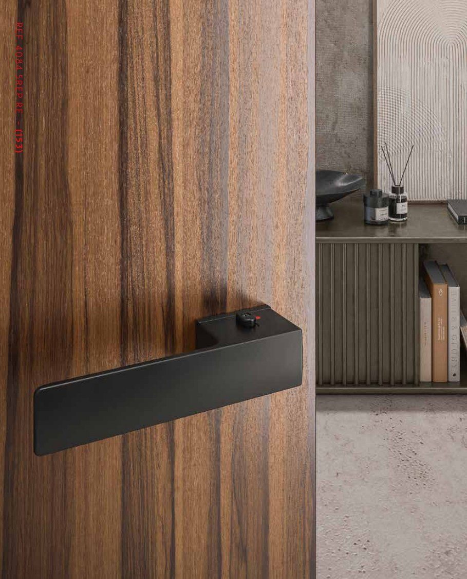 Ref. 4084, matt black