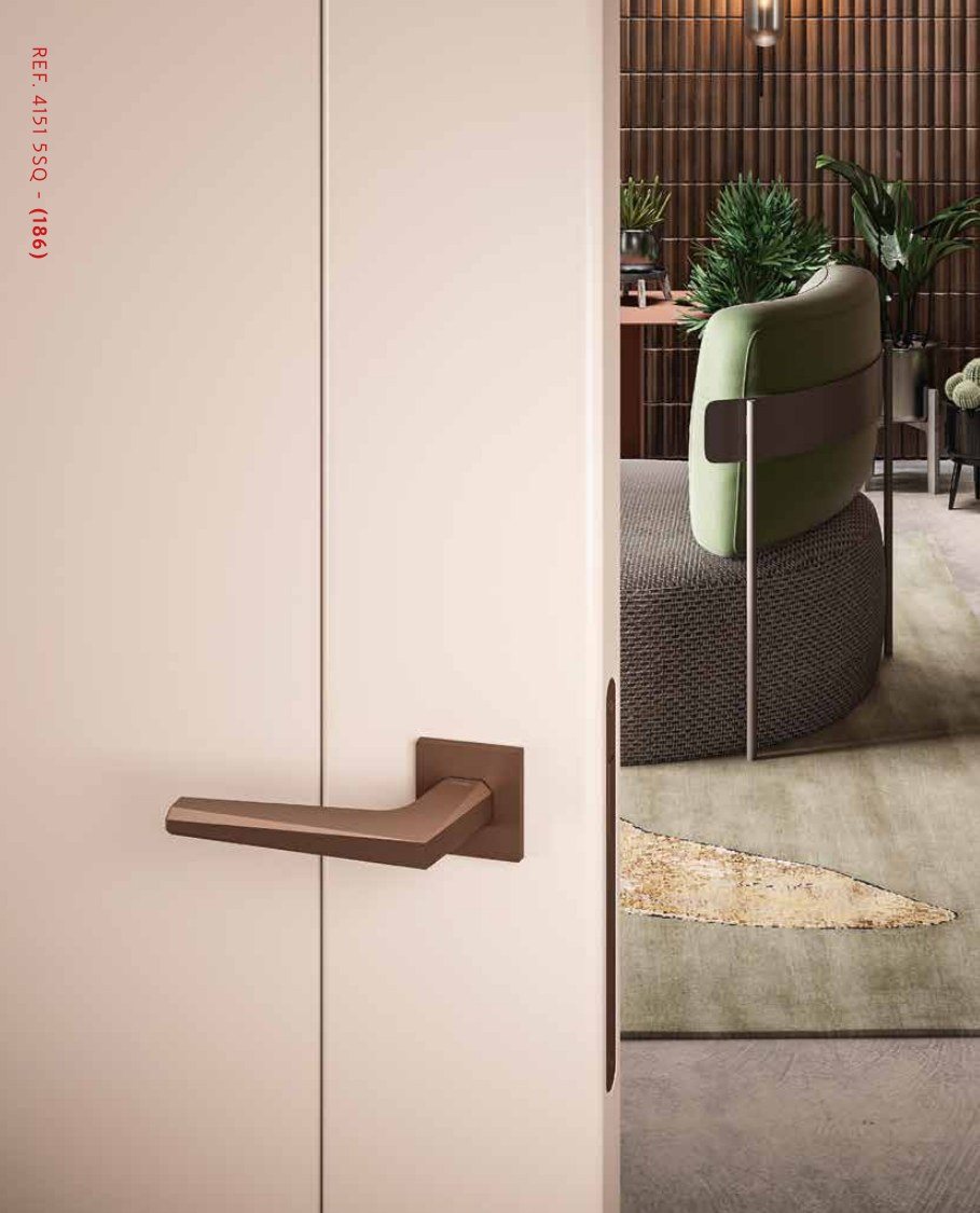 Ref. 4151, brushed steel