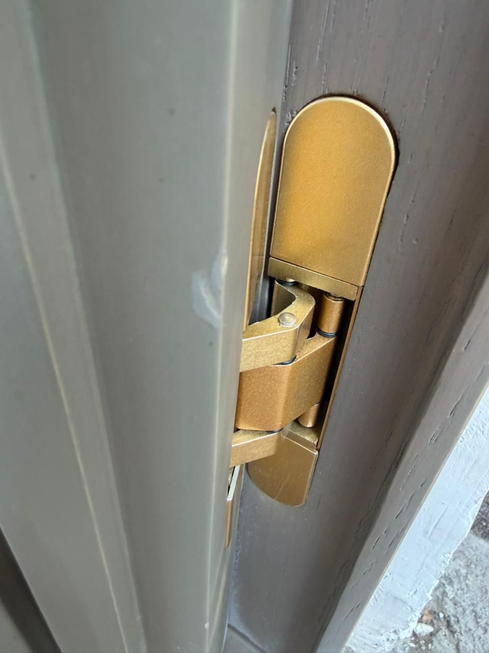 Bronze Concealed Hinge On Fluted Door