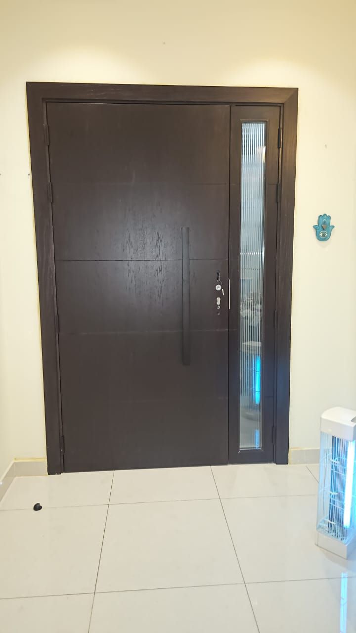 Wenge Entrance Door With Reeded Sidelight